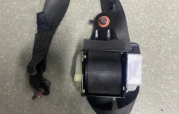 Ремень безопасности передний левый для Kia Rio 2014 года на фотографиях