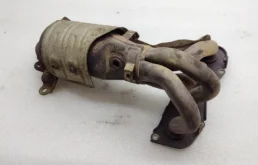 Выпускной коллектор для Toyota RAV4 на фотографиях