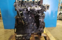 Двигатель без навесного для Nissan Pathfinder 2012 года на фотографиях