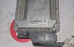 Блок управления двигателем для Porsche Cayenne 2009 года на фотографиях