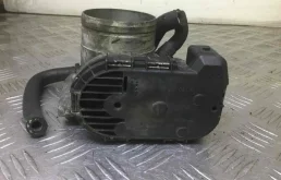 Блок дроссельной заслонки для Audi A4 2004 года на фотографиях