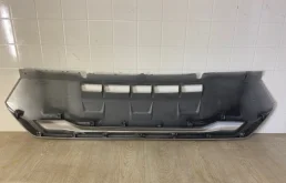 Накладка переднего бампера для Mitsubishi Pajero Sport 2024 года на фотографиях