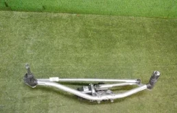 Трапеция стеклоочистителей для Renault Logan 2015 года на фотографиях