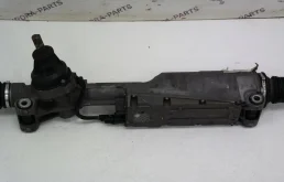 Рулевая рейка для Audi A8 2013 года на фотографиях