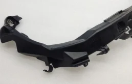 Кронштейн правой фары нижний для BMW 3er на фотографиях