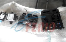 Блок предохранителей под капотом для Peugeot 407 Седан 6D 2004-2011