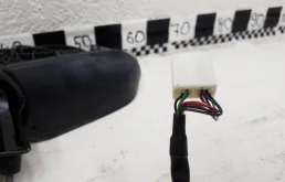 Стекла и зеркала для Toyota Corolla 2025 года на фотографиях