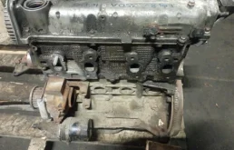 Двигатель без навесного для Fiat Punto 2013 года на фотографиях