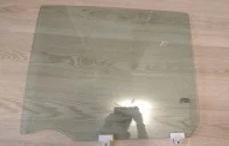 Стекла и зеркала для Nissan Tiida на фотографиях