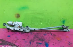 Трапеция стеклоочистителей для Audi Q7 2009 года на фотографиях