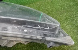 Фара правая для Opel Zafira 2014 года на фотографиях