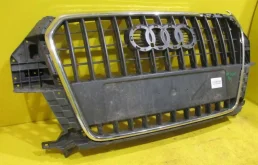 Решетка радиатора для Audi Q3 2011 года на фотографиях