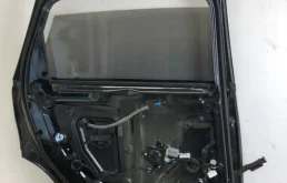 Дверь задняя левая для Audi Q7 2018 года на фотографиях