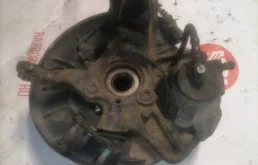 Кулак поворотный левый для Volkswagen Jetta на фотографиях