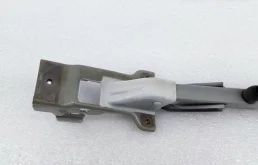 Петля багажника правая для Hyundai i40 на фотографиях