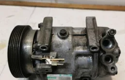 Компрессор кондиционера для Renault Logan 2012 года на фотографиях