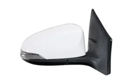 Стекла и зеркала для Toyota Corolla 2016 года на фотографиях