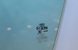 Стекла и зеркала для Audi A8 на фотографиях
