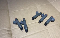 Форсунка топливная для Volvo XC90 2002 года на фотографиях