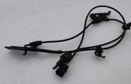 Датчик ABS передний правый для Toyota RAV4 на фотографиях