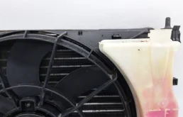 Кассета радиаторов для Hyundai Solaris 2013 года на фотографиях