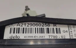 Фонарь внутренний правый для Mercedes-Benz E class 2009 года на фотографиях