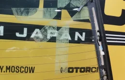 Стекла и зеркала для BMW 7er 1997 года на фотографиях