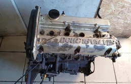 Двигатель для Kia Sorento 2002 года на фотографиях