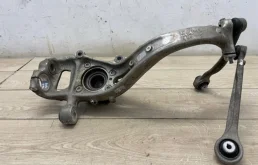 Кулак поворотный левый для Audi Q7 2018 года на фотографиях