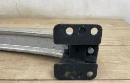 Усилитель заднего бампера для Audi Q7 2015 года на фотографиях