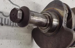 Коленвал для Mercedes-Benz Vito 2002 года на фотографиях