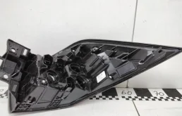 Фонарь левый для Toyota RAV4 2023 года на фотографиях