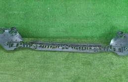 Кронштейн заднего бампера правый для BMW 5er 2019 года на фотографиях