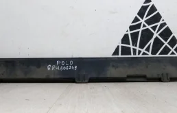 Панель радиатора (телевизор) для Skoda Rapid 2012 года на фотографиях