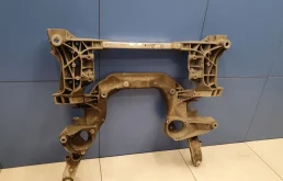 Подрамник двигателя для BMW 5er 2011 года на фотографиях