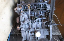 Двигатель без навесного для Nissan Tiida 2007 года на фотографиях