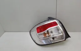 Фонарь внешний левый для Renault Logan 2016 года на фотографиях