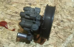 Насос ГУР для Opel Insignia 2014 года на фотографиях