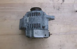 Генератор для Suzuki Swift 2010 года на фотографиях