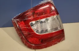 Фонарь левый для Skoda Rapid 2018 года на фотографиях