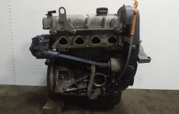 Двигатель без навесного для Volkswagen Polo 2018 года на фотографиях