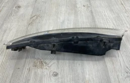 Поворотник передний левый для Audi Q7 2006 года на фотографиях