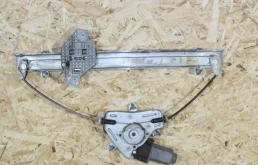 Мотор стеклоподъемника передний правый для Hyundai Solaris 2016 года на фотографиях