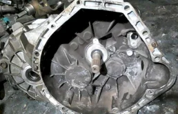 МКПП для Mercedes-Benz Vito 1998 года на фотографиях