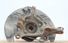 Кулак поворотный левый для Subaru Legacy 2009 года на фотографиях