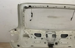 Дверь багажника для Audi Q7 2008 года на фотографиях