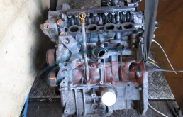 Двигатель без навесного для Nissan Tiida 2007 года на фотографиях