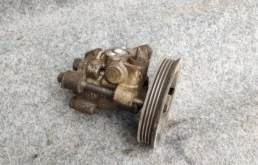 Насос ГУР для Hyundai Solaris 2010 года на фотографиях