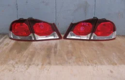 Фонарь левый для Honda Civic 2010 года на фотографиях