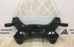 Подрамник двигателя для Hyundai Solaris 2014 года на фотографиях